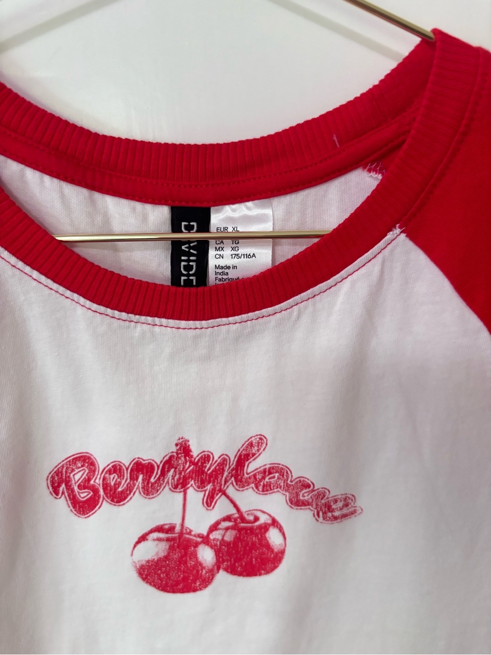 H&M| Divided| Cute White Crop Top with Red Cap Sleeves & Cherry Graphic Sz XL - Picture 6 of 7